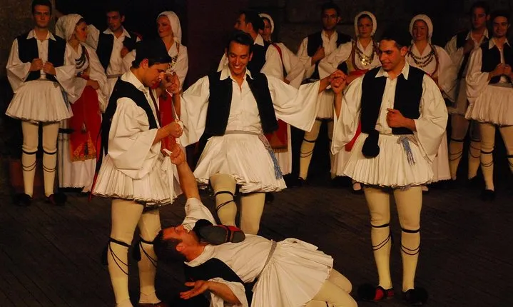 Athens by Night private tour /4 hours ( music & Folklore dance)