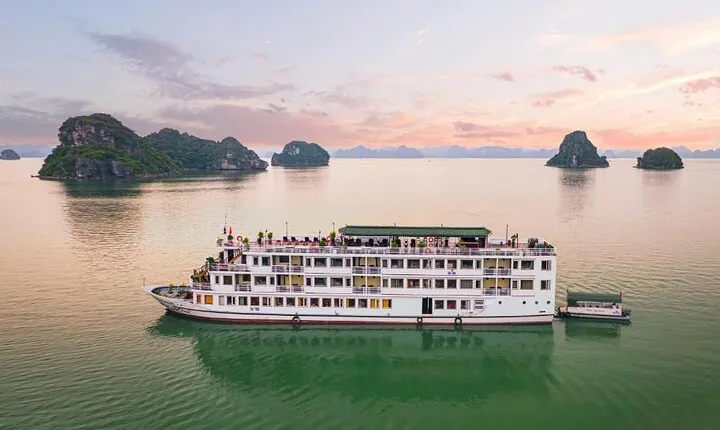 Halong Bay Crown Legend Cruise 2 Day from Hanoi included Transfer