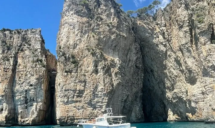 Guided boat excursion to Gaeta and Sperlonga