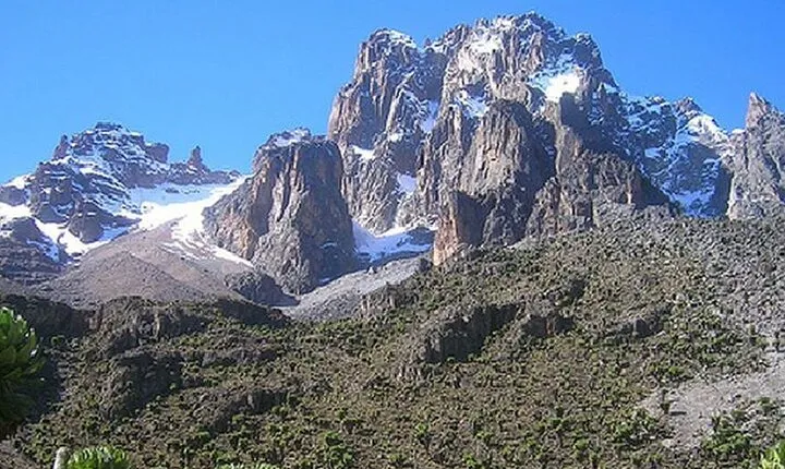 5 Days Mount Kenya Trekking Through Sirimon in Chogoria Route
