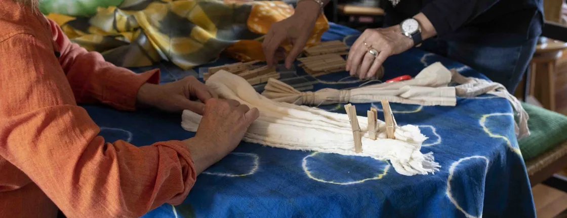 Tie-dye clothes creation class on Lake Maggiore
