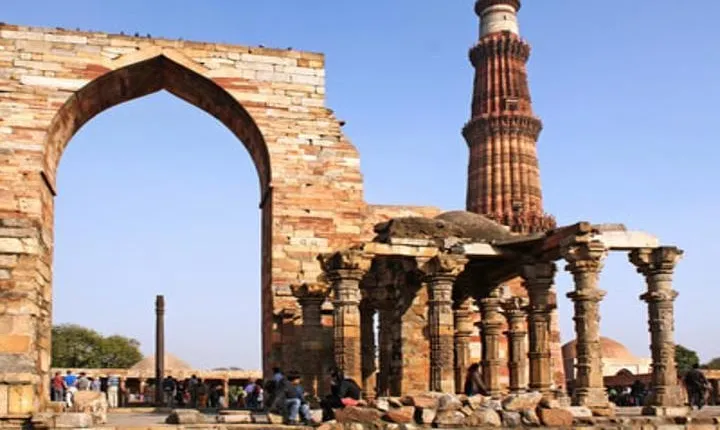 Private 5 Days Heritage Golden Triangle Tour by Car & Driver