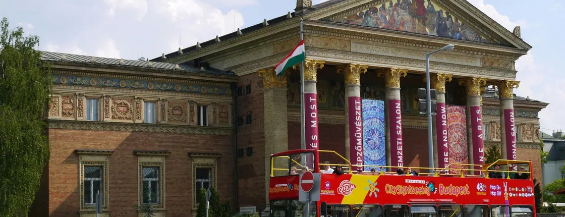 Budapest City Sightseeing hop-on hop-off bus tour