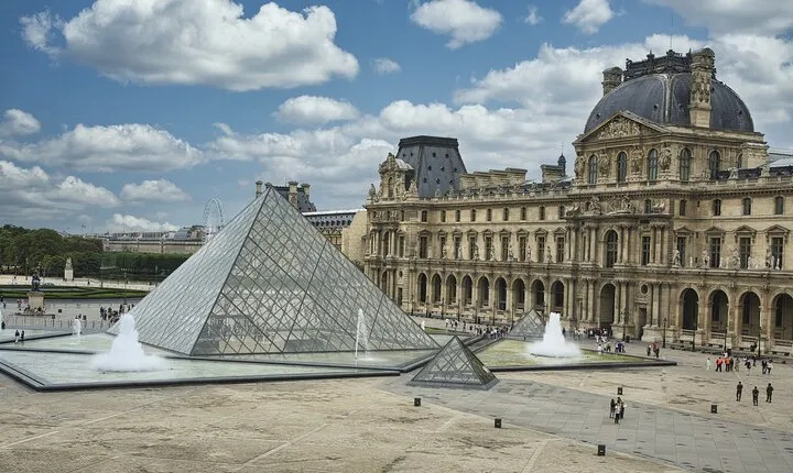 Louvre Museum Ticket with optional Audio Guide