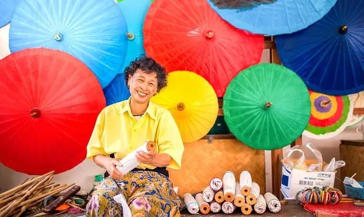 Traditional Handicraft Craftsmanship Tour from Chiang Mai