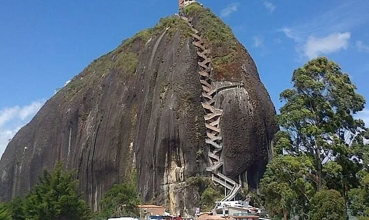 Private Tour to Guatape and El Peñol from Medellín