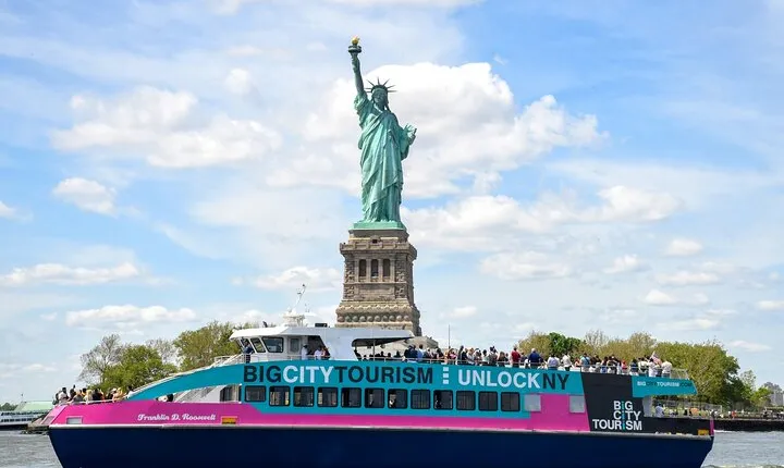 Statue of Liberty & NYC Skyline Cruise - Freedom Liberty Tour