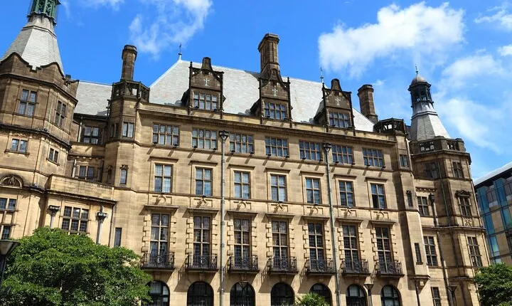 3 Hours Private Guided Walking Tour in Sheffield
