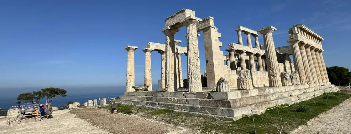Aegina Island Day Tour from Athens by Bus and Boat