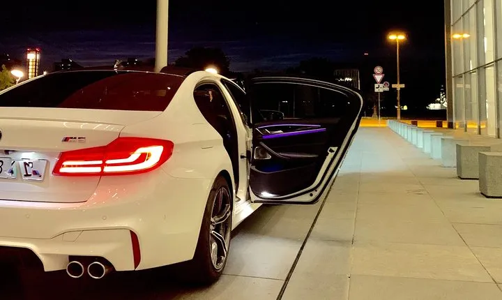Private Transfer: London Gatwick airport (LGW) to London