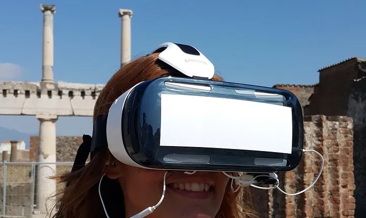 Private Pompeii Tour with 3D Virtual Reality Headset - Tour Assistant Only