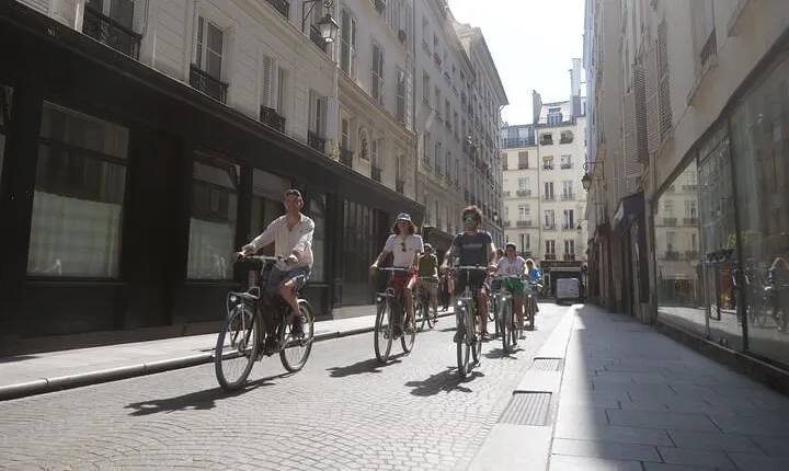 Guided Tour of Paris by Bike