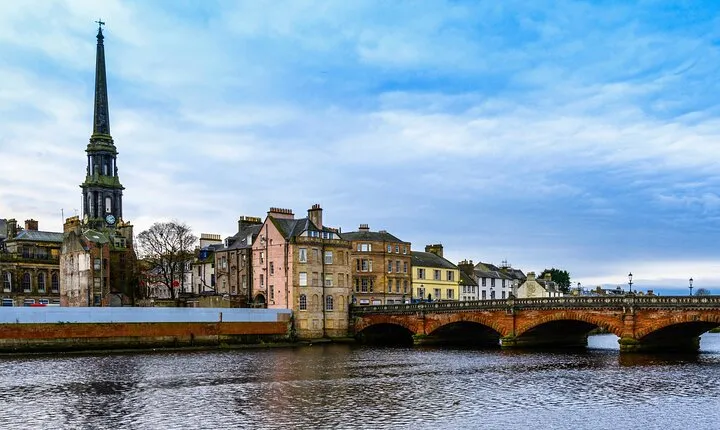 Escape Burns' Hame Toun: Outdoor Puzzle Game in Ayr