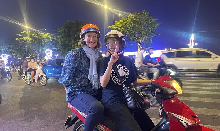 Ho Chi Minh city Sightseeing or Midnight nightlife by motorbike