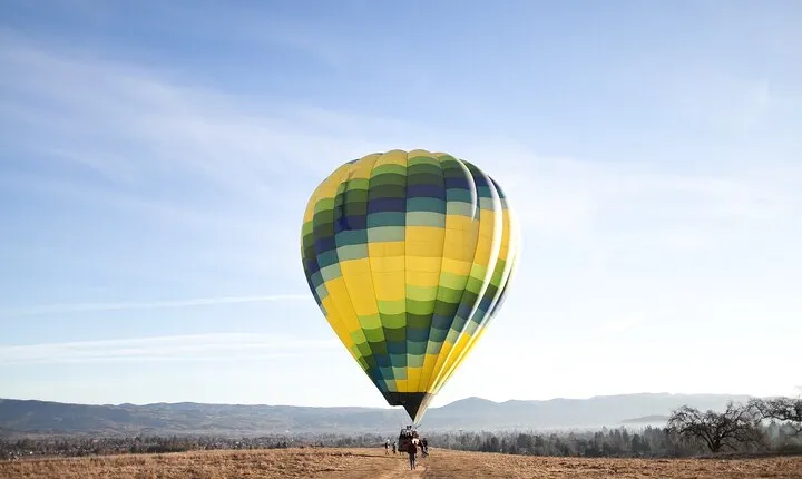 Private Montserrat & Hot-Air Balloon Ride with Monastery visit