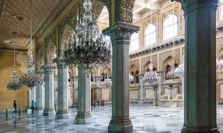 The City of Pearls Walking Tour