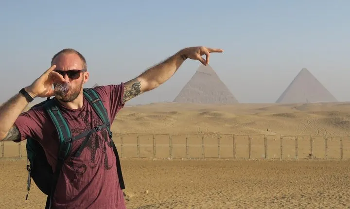 Private Guided Tour to Giza Pyramids Egyptian Museum & Khan El Kahlili Bazaar