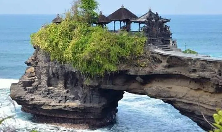 Private tour tanah lot temple and uluwatu temple - free wifi