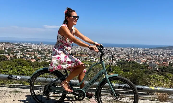 E-Bike tour in Barcelona with English Guide