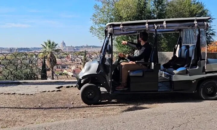 Rome Private Golf Cart and Street Food Tour