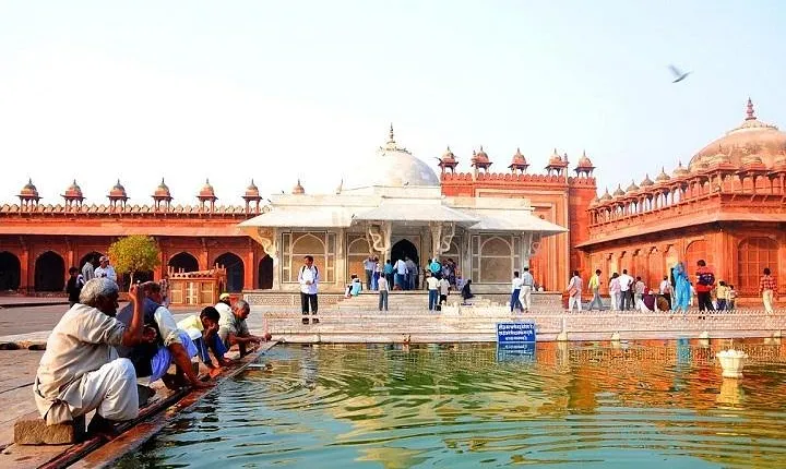 Full Day Bharatpur Bird Sanctuary with Fatehpur Sikri
