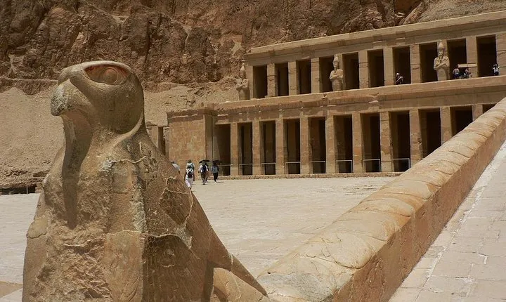 4 Nights Cruise Luxor, Aswan, Abu simbel, Balloon,and Tours By Bus From Hurghada