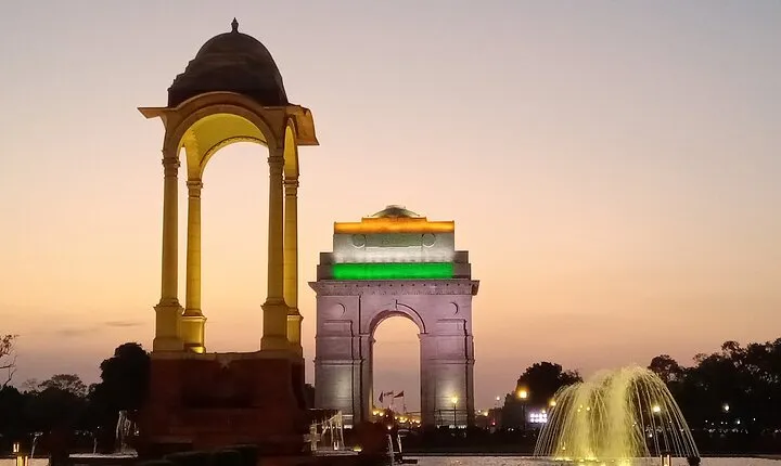 New Delhi Night Tour group tour 