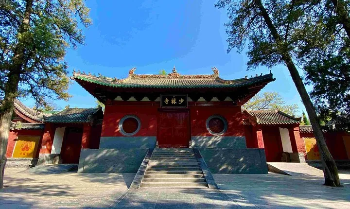 Louyang Longmen Grottoes and Shaolin Temple Day Tour from Xian