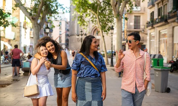 Barcelona Marvels: A Guided Walking Tour of the City’s Highlights