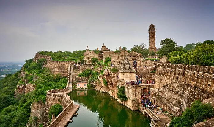 Visit Chittorgarh Fort with Pushkar Drop from Udaipur with Guide