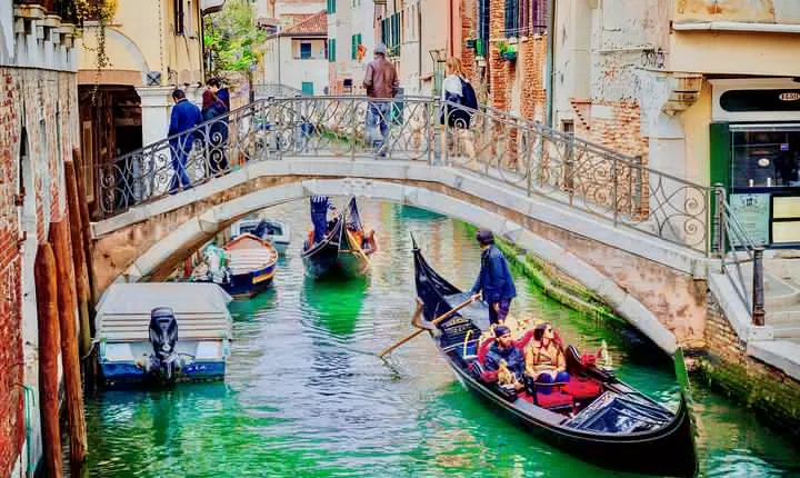 Venice Walking Tour and Gondola Ride