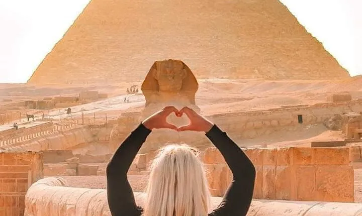 Vip Tour to Giza pyramids, Sphinx , Egyptian museum , Bazaar