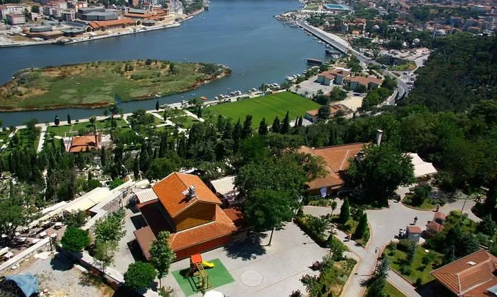 Exploring Istanbul For Two Days (Old+New Cities) - Small Group