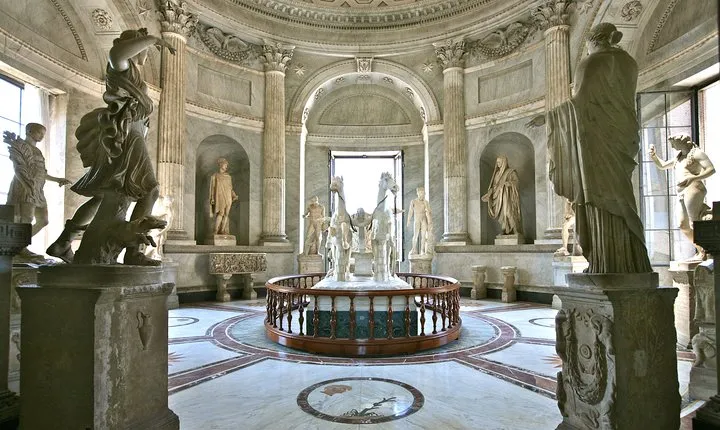 Skip-the-line Vatican, Sistine Chapel & St Peters Tour- Semi-Private 8ppl Max