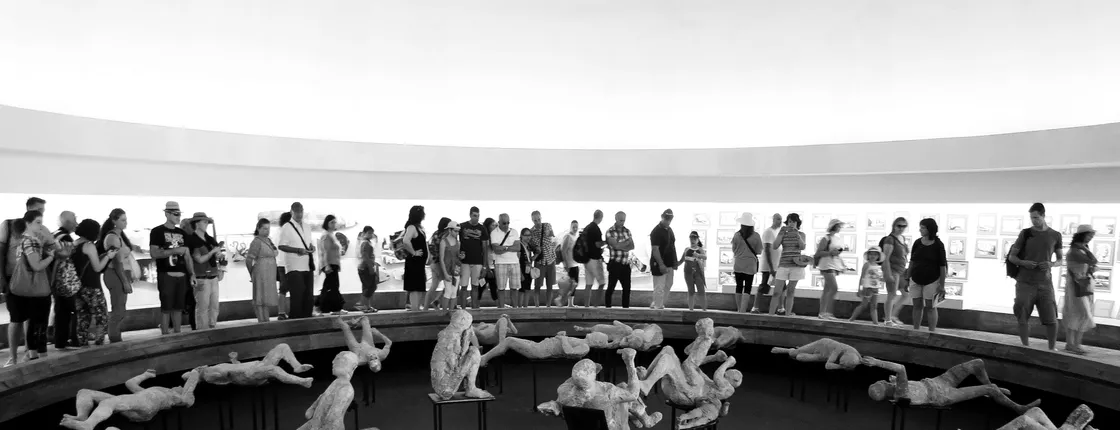 From Naples cruise terminal to Pompeii