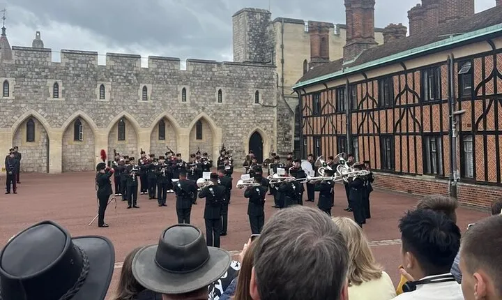 Windsor Castle and Eton College with Chauffeur and Guide