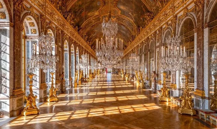 Private I From Paris tour to Magnificent Versailles and Gardens