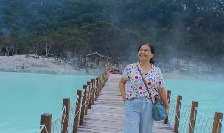 Full-Day Tour to Bandung White Crater,Lake and Tea Plantation