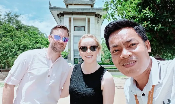 Sightseeing Highlight Sites in Phnom Penh with Professional Guide