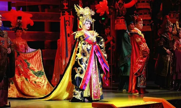 Evening Tour: Xi'an Tang Dynasty Music and Dance Show and Dumpling Banquet