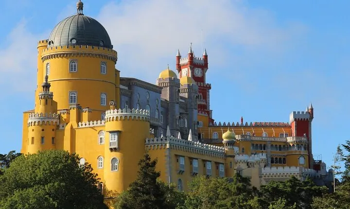 Full-Day Sintra Private Tour by TUK TUK