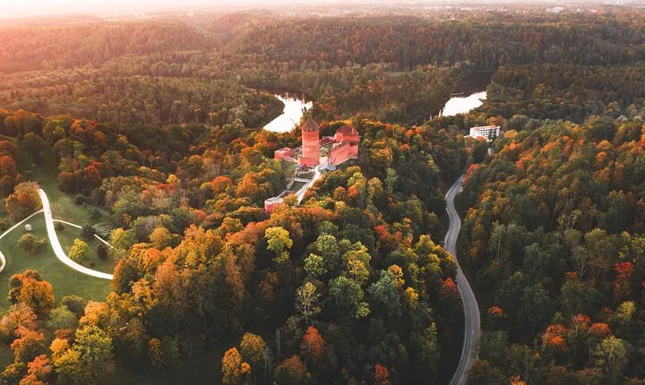 Private Full-Day Trip to Turaida, Sigulda, and Cesis