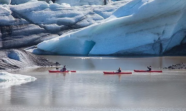 Kayaking on the Sólheimajökull Glacier Lagoon