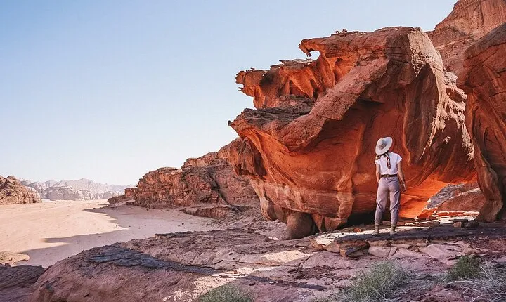 Wadi Rum: Explorer Jeep Tour PASS + Local Food + Optional Stay