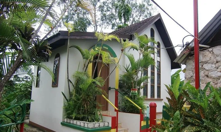 Bob Marley Nine Mile and Blue Hole Tour from Montego bay