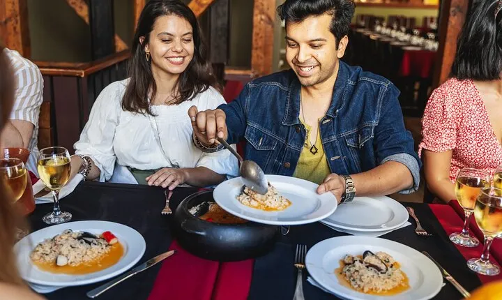 Lisbon: Award Winning Small Group Food Tour with Dinner and Wine