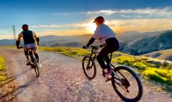 Scenic Santa Monica Electric Mountain Biking Tour (Beginner)