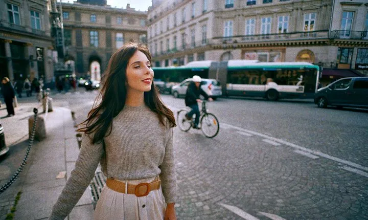 Feel like a star in Paris with photos and a mini movie!