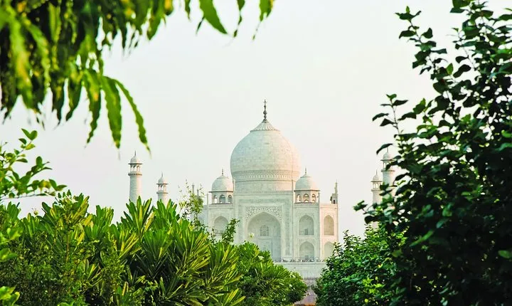 Visit Mehtab Bagh and Avoid Hefty entry fee for Taj Mahal