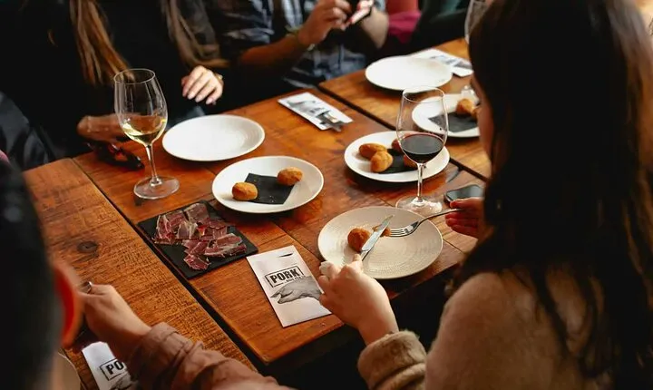 Savor Barcelona Culinary Delights with La Barceloneta Tapas Tour